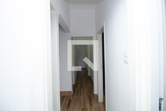 Corredor de apartamento à venda com 5 quartos, 150m² em Floresta, Belo Horizonte