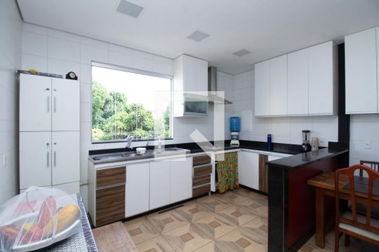 Cozinha de apartamento à venda com 5 quartos, 150m² em Floresta, Belo Horizonte