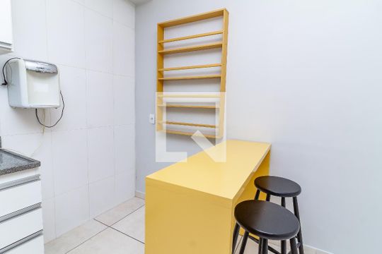 Cozinha de apartamento para alugar com 1 quarto, 33m² em Barra Funda, São Paulo
