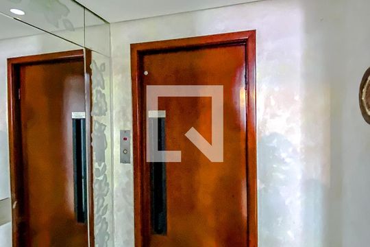 Hall de Entrada de apartamento à venda com 3 quartos, 227m² em Água Rasa, São Paulo