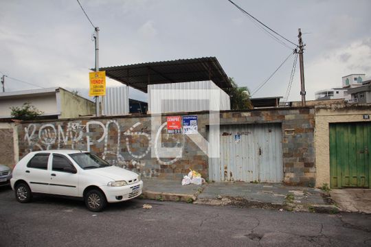 Fachada de casa à venda com 6 quartos, 386m² em Eldorado, Contagem