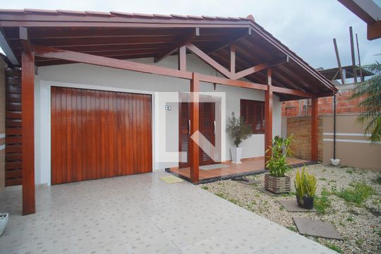 Quintal de casa à venda com 2 quartos, 109m² em São José, Novo Hamburgo