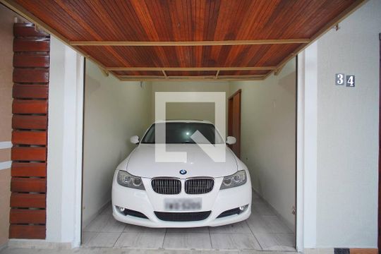 Garagem de casa à venda com 2 quartos, 109m² em São José, Novo Hamburgo