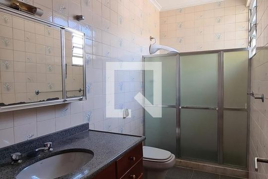 Banheiro Social de casa para alugar com 4 quartos, 361m² em Piedade, Rio de Janeiro