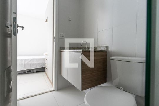 Banheiro de kitnet/studio à venda com 1 quarto, 24m² em Perdizes, São Paulo