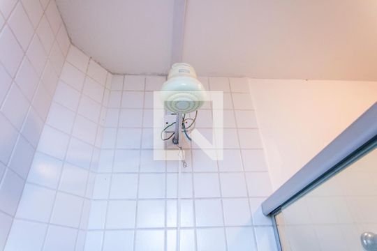Banheiro social de casa à venda com 3 quartos, 133m² em Vila Homero Thon, Santo André