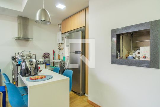 Cozinha de apartamento à venda com 1 quarto, 41m² em Menino Deus, Porto Alegre