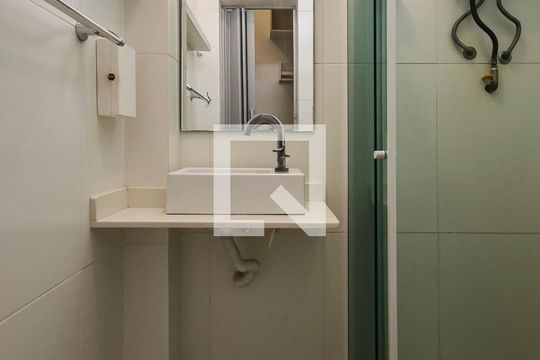 Banheiro de apartamento à venda com 1 quarto, 33m² em Grajaú, Rio de Janeiro