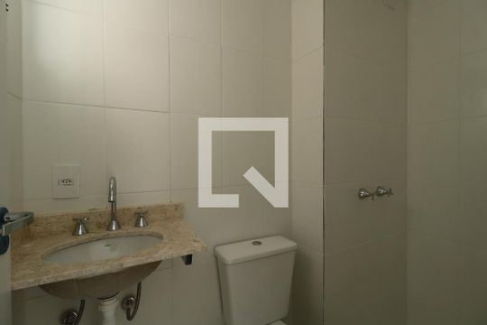 Banheiro da Suíte de apartamento à venda com 2 quartos, 57m² em Jardim Bela Vista, Santo André