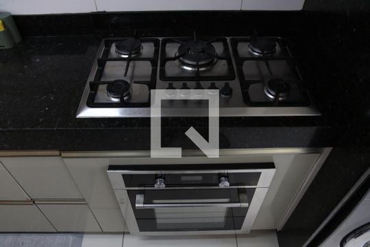 Cozinha e Área de Serviço de apartamento para alugar com 3 quartos, 76m² em Jardim Goiás, Goiânia