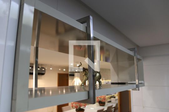Cozinha e Área de Serviço de apartamento para alugar com 3 quartos, 76m² em Jardim Goiás, Goiânia