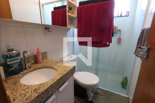 Banheiro de apartamento à venda com 2 quartos, 47m² em Vila Alpina, São Paulo