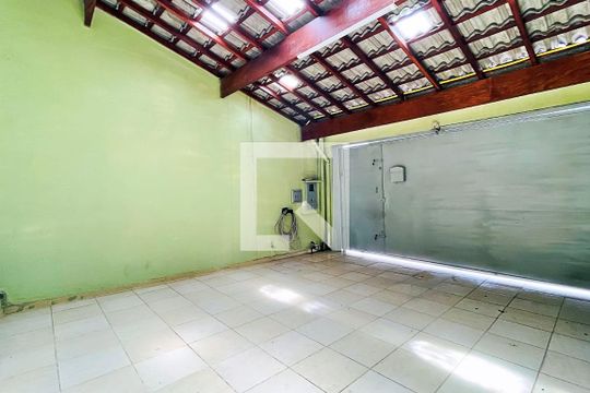 Garagem de casa à venda com 5 quartos, 160m² em Jardim Bom Clima, Guarulhos