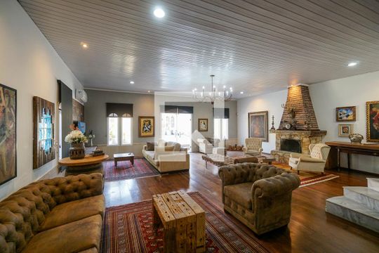 Casa à venda com 5 quartos, 450m² em Vila Carrão, São Paulo