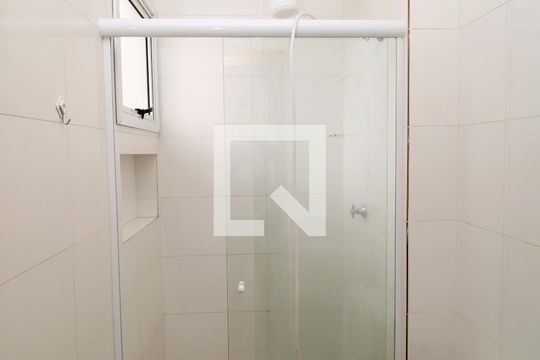 Banheiro de apartamento para alugar com 2 quartos, 60m² em Vila Mazzei, São Paulo