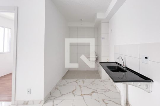 Cozinha de apartamento para alugar com 2 quartos, 34m² em Parque Bristol, São Bernardo do Campo