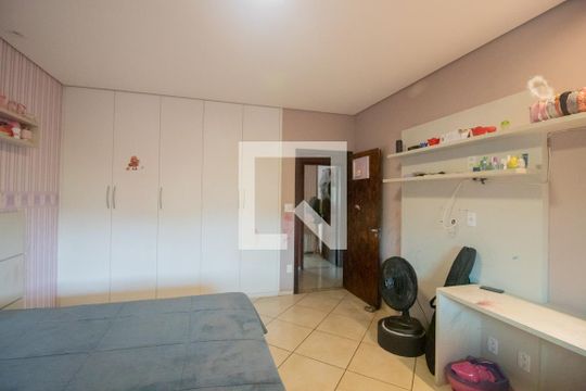 Quarto  de casa à venda com 3 quartos, 370m² em Milanez, Contagem