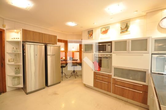 Cozinha de casa à venda com 4 quartos, 378m² em Vila Paiva, São Paulo