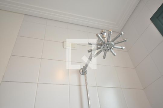 Banheiro da Suíte 2 de casa à venda com 4 quartos, 378m² em Vila Paiva, São Paulo