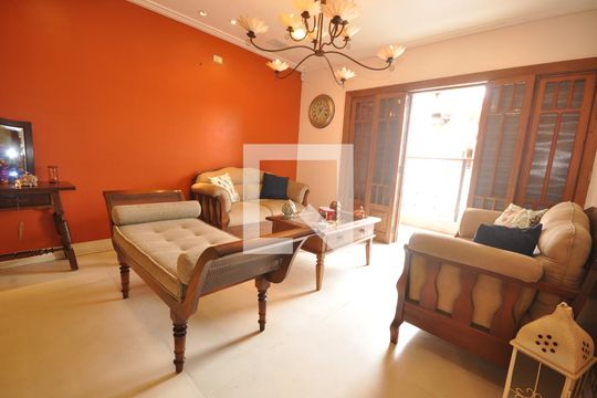 Sala de Estar de casa à venda com 4 quartos, 378m² em Vila Paiva, São Paulo