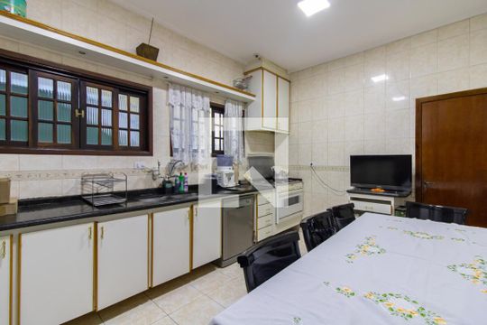 Cozinha de casa para alugar com 4 quartos, 252m² em Jardim Santa Mena, Guarulhos