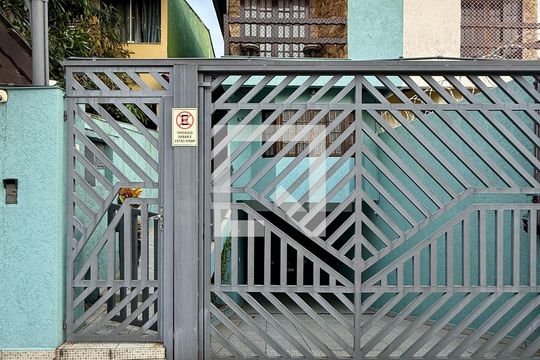 Fachada de casa para alugar com 4 quartos, 252m² em Jardim Santa Mena, Guarulhos