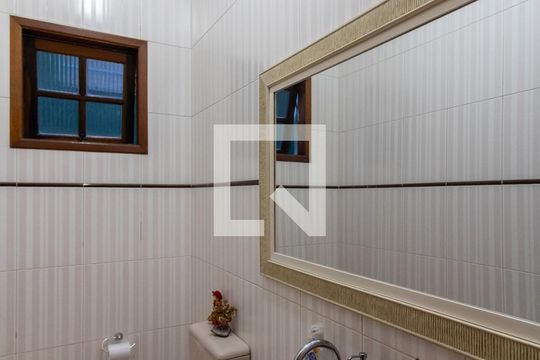 Lavabo de casa para alugar com 4 quartos, 252m² em Jardim Santa Mena, Guarulhos