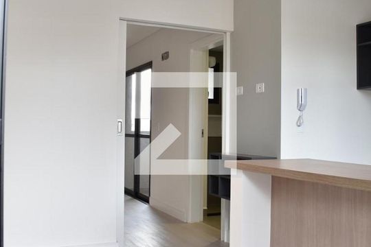 Sala/Cozinha de kitnet/studio para alugar com 1 quarto, 33m² em Portão, Curitiba