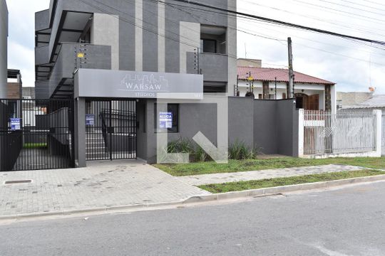 Fachada do condomínio de kitnet/studio para alugar com 1 quarto, 33m² em Portão, Curitiba
