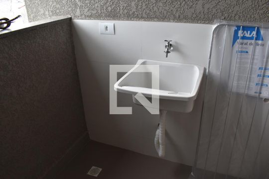 Área de serviço de kitnet/studio para alugar com 1 quarto, 33m² em Portão, Curitiba