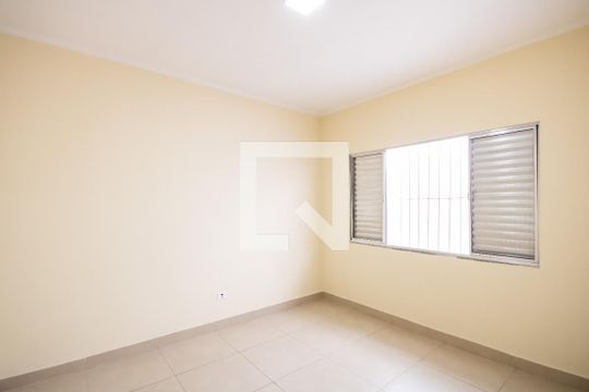 Quarto 1 de casa para alugar com 2 quartos, 80m² em Rochdale, Osasco