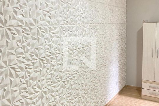 Quarto de casa para alugar com 1 quarto, 80m² em Jardim Ponte Rasa, São Paulo
