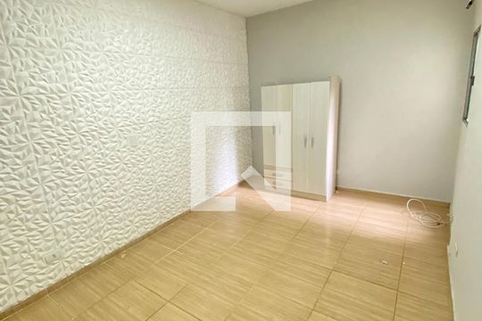 Quarto de casa para alugar com 1 quarto, 80m² em Jardim Ponte Rasa, São Paulo