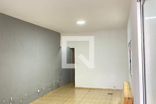Sala de casa para alugar com 1 quarto, 80m² em Jardim Ponte Rasa, São Paulo