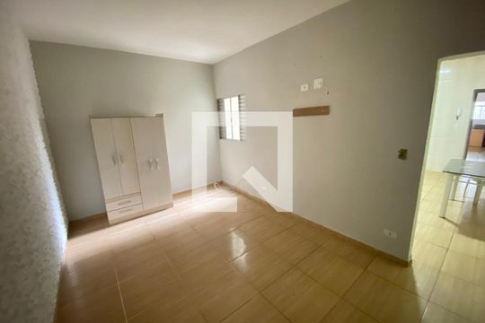 Quarto de casa para alugar com 1 quarto, 80m² em Jardim Ponte Rasa, São Paulo
