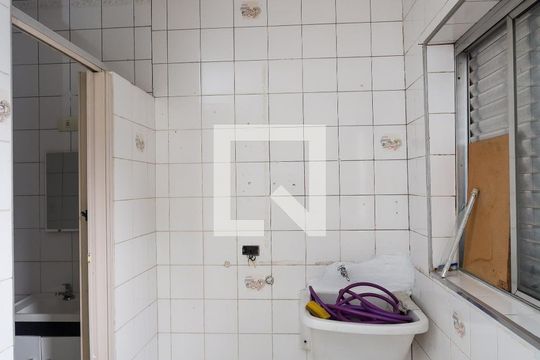 Área de Serviço de casa para alugar com 2 quartos, 60m² em Jardim Pazini, Taboão da Serra
