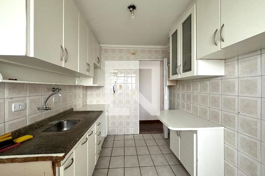 Cozinha de apartamento à venda com 3 quartos, 75m² em Vila Campestre, São Paulo