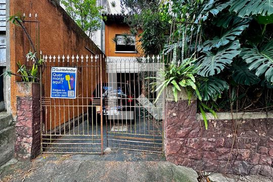 Fachada de casa à venda com 3 quartos, 325m² em Brooklin, São Paulo