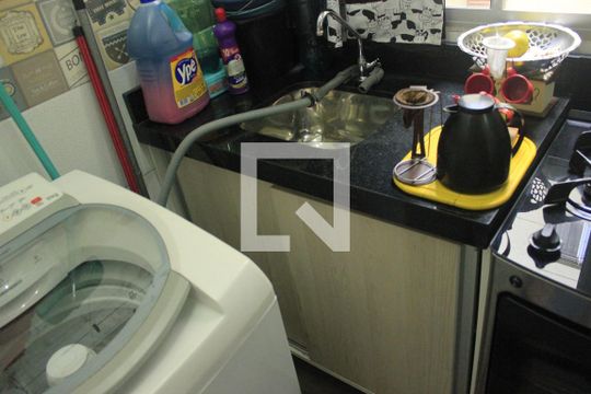 Área de serviço de apartamento para alugar com 2 quartos, 39m² em Vila Nova Bonsucesso, Guarulhos