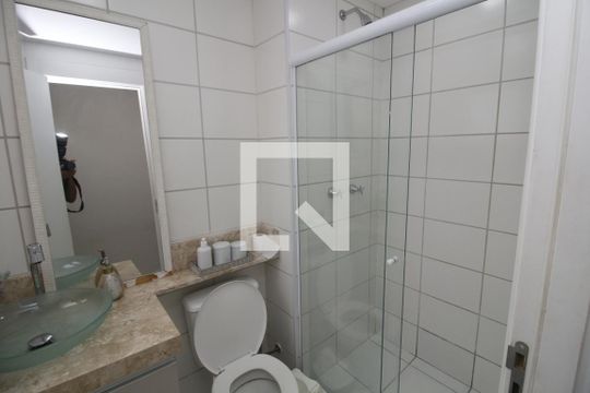 Banheiro de apartamento à venda com 2 quartos, 47m² em Penha de França, São Paulo