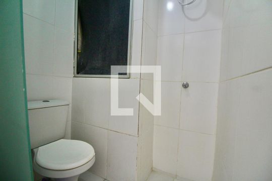 Banheiro do Quarto 3 de apartamento para alugar com 3 quartos, 80m² em Campinas de Brotas, Salvador