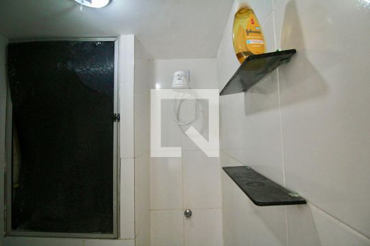 Banheiro do Quarto 3 de apartamento para alugar com 3 quartos, 80m² em Campinas de Brotas, Salvador