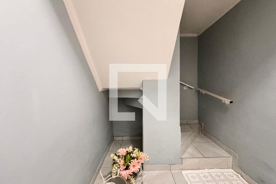Escada  de casa à venda com 3 quartos, 300m² em Cidade São Jorge, Santo André
