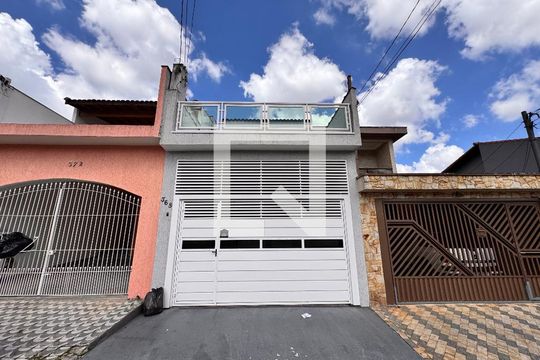 Fachada de casa à venda com 3 quartos, 300m² em Cidade São Jorge, Santo André