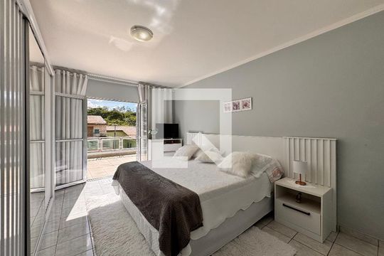 Quarto 1 de casa à venda com 3 quartos, 300m² em Cidade São Jorge, Santo André