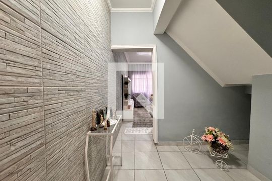 Escada  de casa à venda com 3 quartos, 300m² em Cidade São Jorge, Santo André
