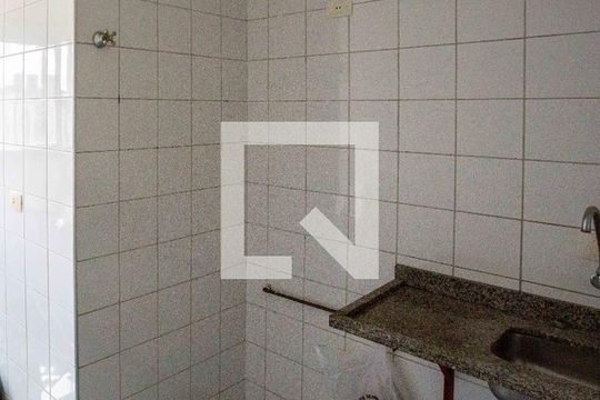 Cozinha de apartamento à venda com 2 quartos, 54m² em Jardim Diadema, Diadema