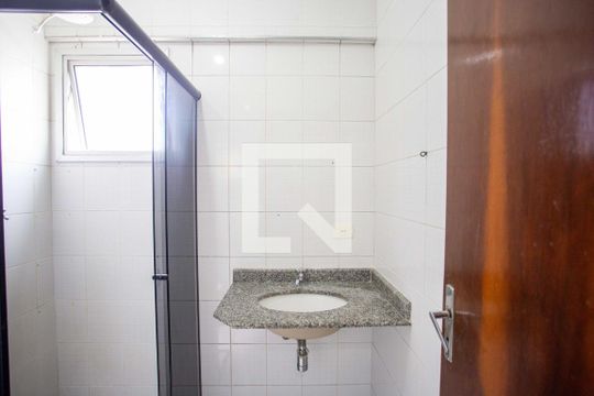 Banheiro de apartamento à venda com 2 quartos, 54m² em Jardim Diadema, Diadema
