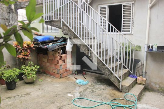 Quintal de casa à venda com 3 quartos, 125m² em Parque Continental Ii, Guarulhos