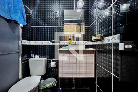 Banheiro  de apartamento para alugar com 2 quartos, 55m² em Santo Amaro, São Paulo